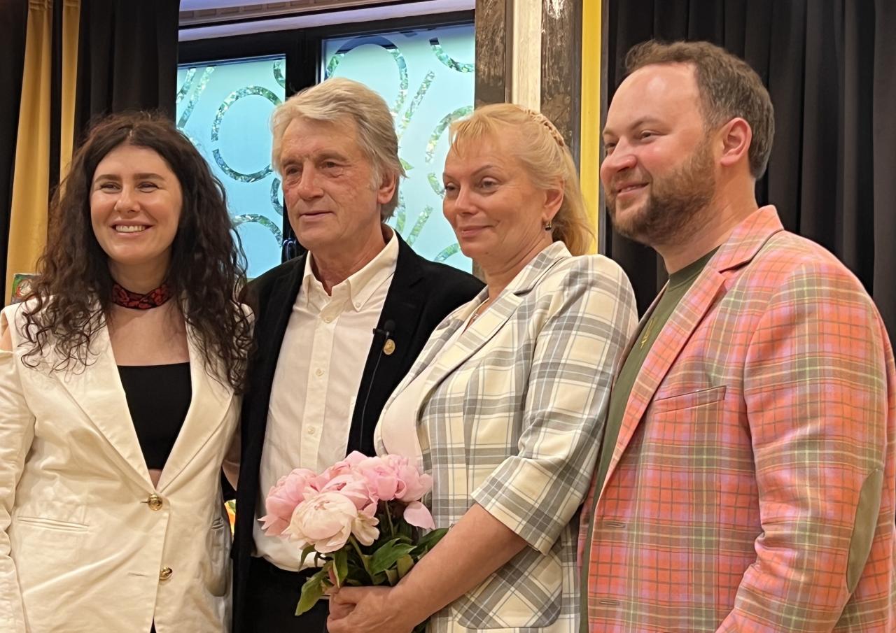 Віктор Ющенко з меценатами